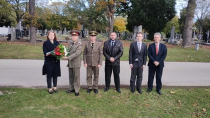 Посолството на Република България в Австрия почете паметта на загиналите български воини на Архангелова Задушница 