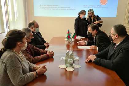 Подписано e споразумение по проекта "Сближаване чрез езика" за предоставяне на финансова помощ на Бакинския славянски университет