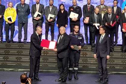 Büyükelçi Çolakov, Türkiye Cumhurbaşkanı'ndan fahri diploma aldı