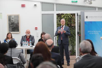 Minister Ivan Kondov participated in the poetry recital ‘Francophone Muses’ dedicated to the 30th anniversary of Bulgaria's membership in the Francophonie