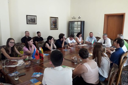 Участниците в Лятното училище по български език в Тирана посетиха Посолството