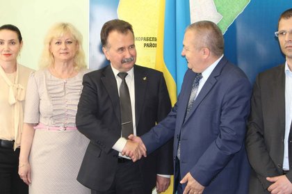 Посланик Красимир Минчев се срещна с кмета на град Херсон Володимир Миколаенко
