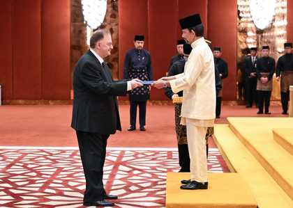  Посланик Петър Андонов връчи акредитивните си писма на Султана на Бруней Даруссалам