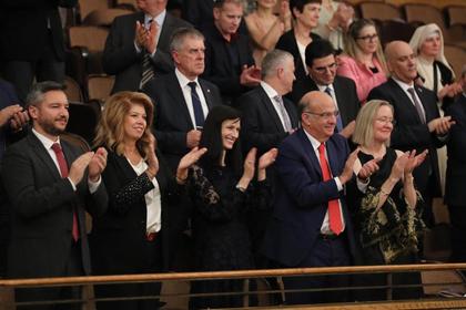 Концерт на Софийската филхармония  по повод 120-ата годишнина от установяването на дипломатически отношения между България и САЩ се проведе под патронажа на вицепремиера и министър на външните работи Мария Габриел