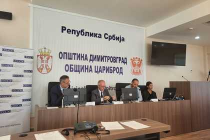 Кръгла маса на тема „Обществено информиране на български език" в Цариброд
