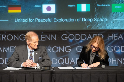 Министърът на иновациите и растежа Милена Стойчева и директорът на НАСА Бил Нелсън подписаха Споразуменията „Артемида“