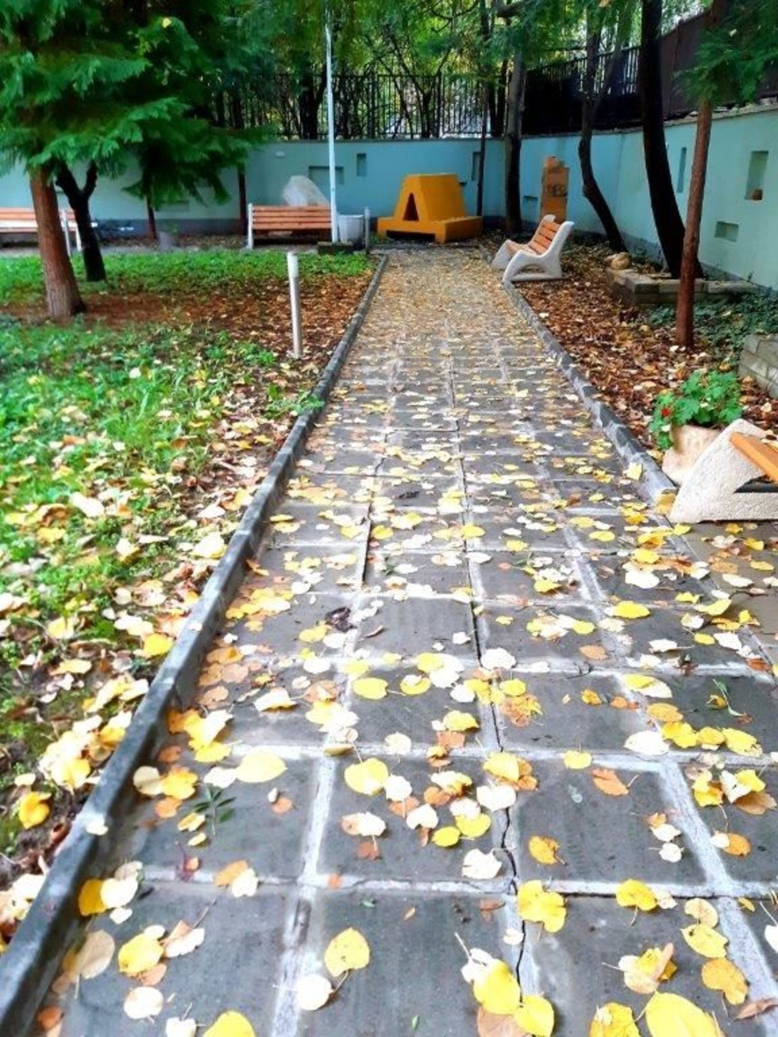 Арт инсталацията „Българските букви“ в Министерството на външните работи и Държавния културен институт 