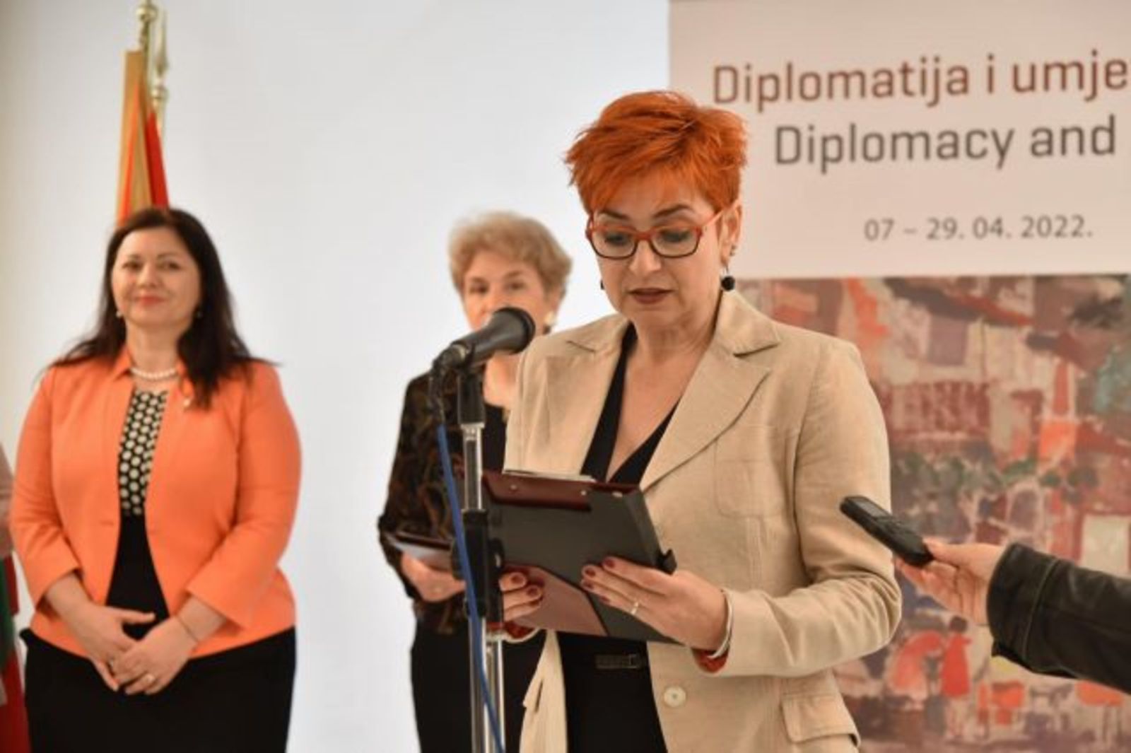 Изложбата „Дипломация и изкуство“, част 2 бе представена в Националния музей на Черна гора