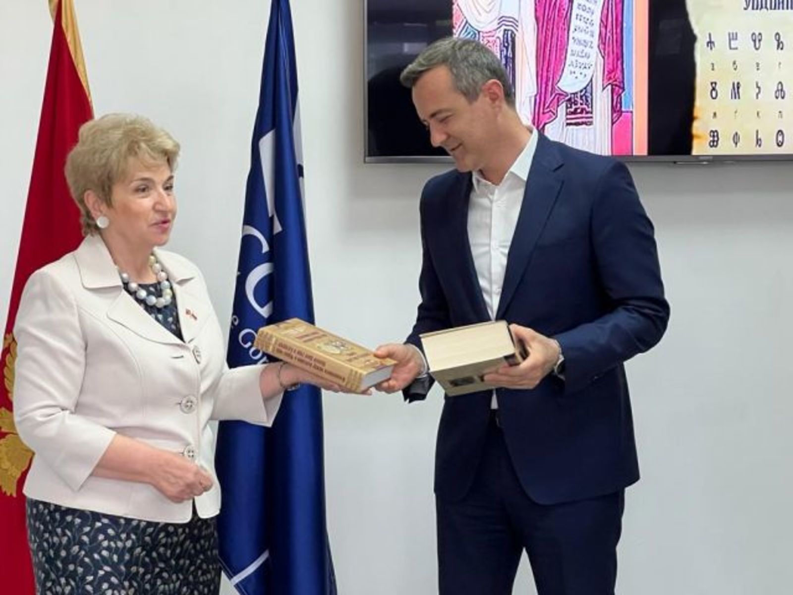 Изложба „Азбука и история“ беше открита в Ректората на Университета на Черна гора
