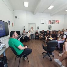 Колекцията „Памет и плакати“ започва своето официално пътуване от Бургас