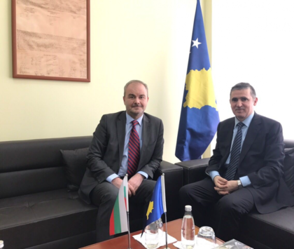 Среща на посланик Данчев с директора на Дипломатическата академия на Косово посланик Бекир Исмаили