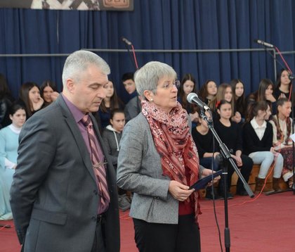 Посланик Августина Цветкова посети училище „Г. С. Раковски” в Баня лука 