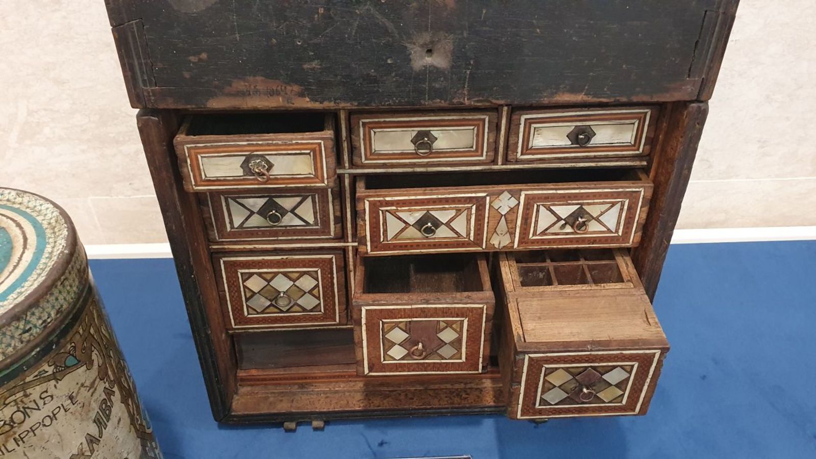 goldsmith_box.jpg