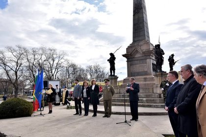 Отбелязване на националния празник на България в Плоещ