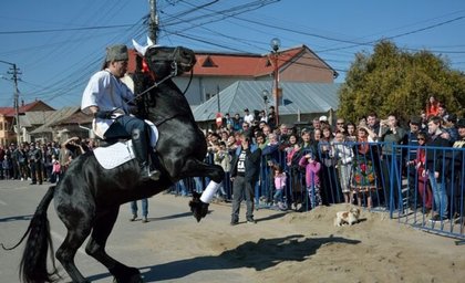 Отбелязване на националния празник на България и „Конски Великден в гр. Търговище, Румъния