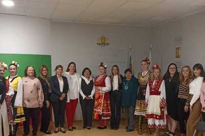 Генералният консул Надя Кръстева организира събиране на жените консули във Валенсия под наслов „Ролята на жените в дипломацията“