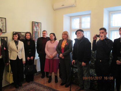 Избложба на художничка от български произход в посолството на България