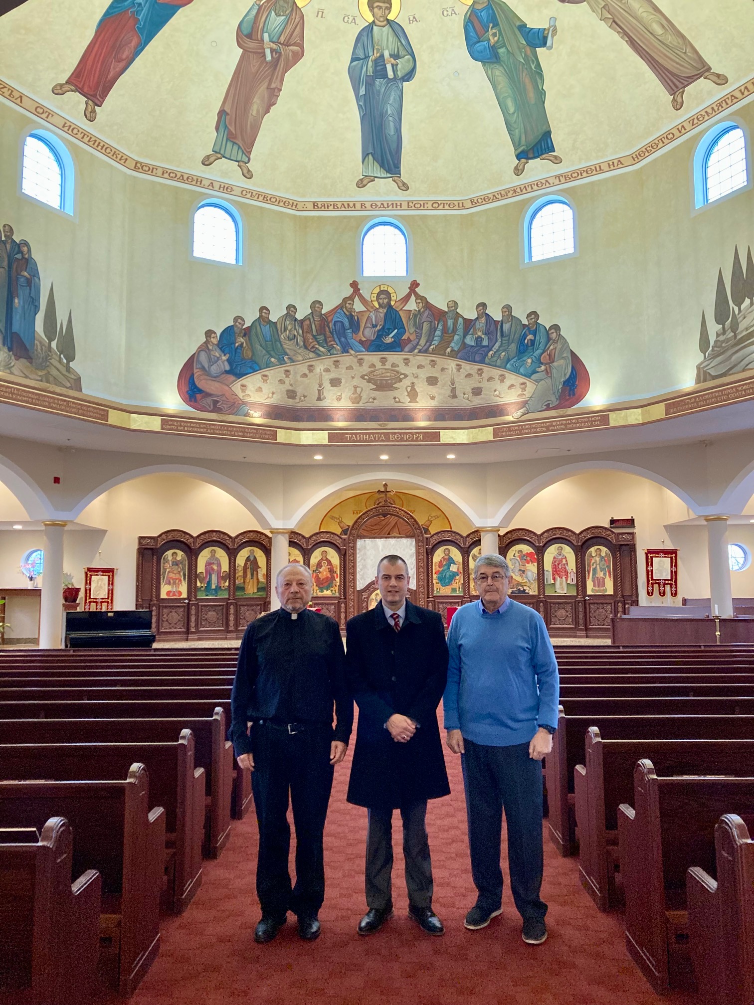 Посланик П. Георгиев посети българските храмове в гр. Торонто и се срещна с представители на черковните настоятелства