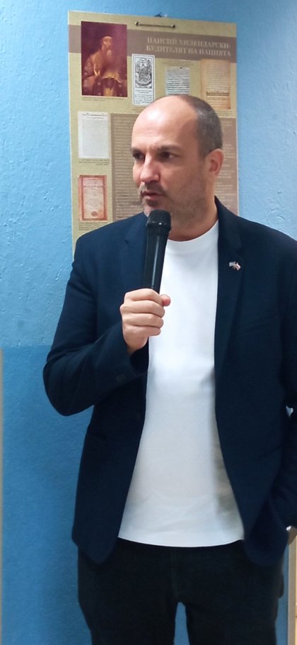 Посещение в българското неделно училище „Св. Вмчк. Георги Зограф“