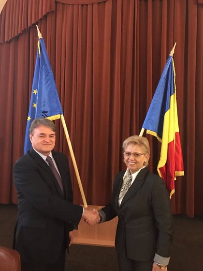 Среща на посланик Тодор Чуров с министъра на водите и горите на Румъния Адриана Петку