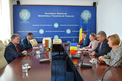 Среща на посланик Тодор Чуров с министъра на публичните финанси на Румъния Виорел Щефан