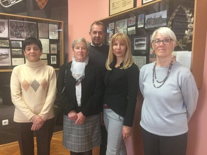 Връчване от посланик Таня Димитрова на спомен-календар на Хърватския музей на спорта 