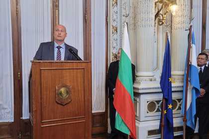 Посланик Стоян Михайлов даде прием по случай Националния празник Трети март 