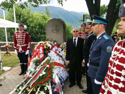 Отбелязване на Деня на храбростта и българската армия на военното гробище в Ново село