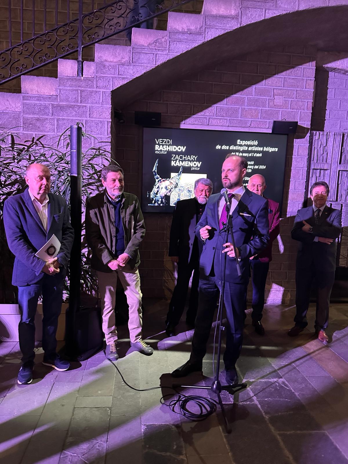 Представяне на съвместна изложба на скулптура Вежди Рашидов и художника Захари Каменов в двореца Пинятели в Барселона