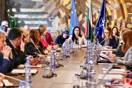 Мария Габриел: Присъединяването на България към ОИСР е водещ приоритет