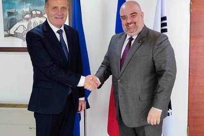 Посланиците на България и Румъния в Сеул с поздравления по повод Шенген