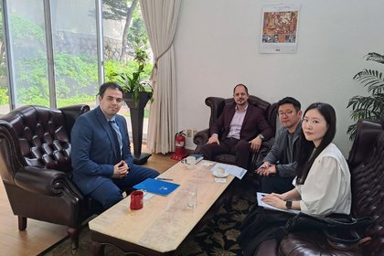 Среща в посолството с представители на Hyundai Engineering & Construction (HDEC)