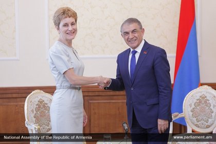 Посланик Мария Павлова се срещна с председателя на Националното събрание на Армения Ара Баблоян
