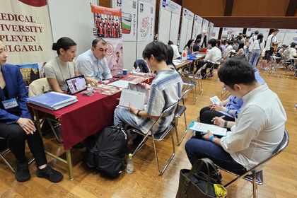 ブルガリアの大学が欧州留学フェアに参加