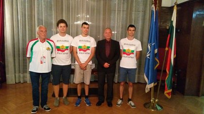 Посланик Влайков се срещна с ученици от националния ни отбор по география