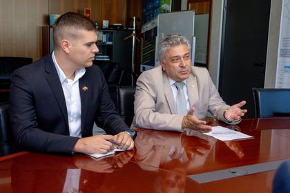 Проведена среща между посланик Стефан Димитров и министъра на транспорта и морското дело на Черна гора Филип Радулович