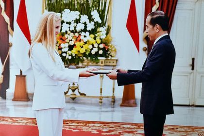 Ambassador Tania Dimitrova presented her credentials to the President of the Republic of Indonesia His Excellency Jocko Widodo