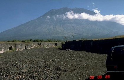 Намалява опасността от изригване на вулкана Агунг на остров Бали, Индонезия