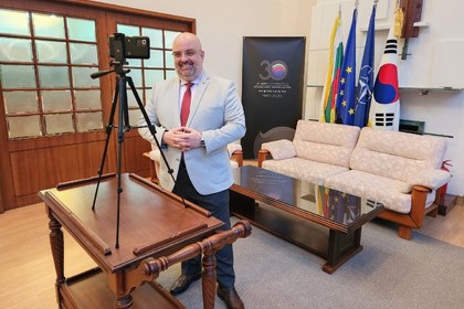 Посланик Крайчев с приветствие при откриването на петото издание на Bulgaria-Korea Policy Forum