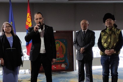 Посолството на Република България в Улан Батор организира и проведе тържествен прием посветен на 8 декември и настъпващите коледни и новогодишни празници, както и бе открита изложба с наименованието „България е моята втора родина“