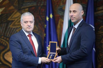 Иван Кондов удостои посланика на Грузия със „Златна лаврова клонка“ 