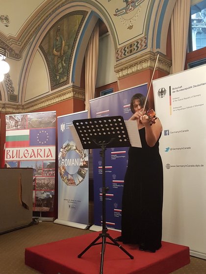 Концерт на българската цигуларка Ралица Чолакова и на двама канадски музиканти в парламента на Канада