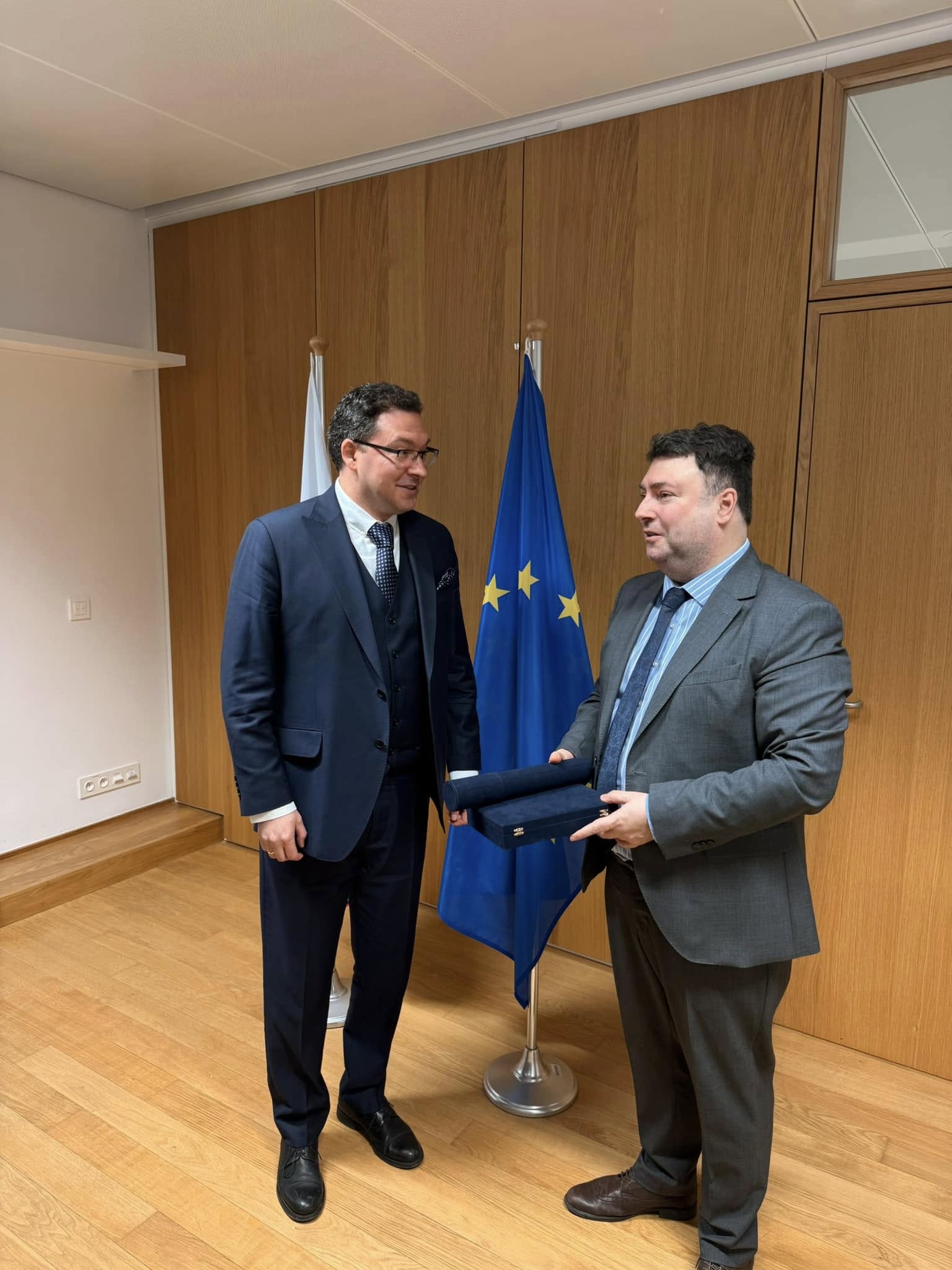 The Minister of Home Affairs, Daniel Mitov, presented the honorary award “For Bravery and Merit” - 1st degree of the Ministry of Interior to the Permanent Representative of the Republic of Bulgaria to the EU, Ambassador Rumen Alexandrov