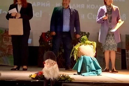 Награждаване на участниците в ученическия конкурс за есе на тема „Присъединяването на България към еврозоната"