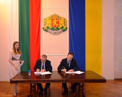 Подписани споразумения по програмата „Помощ за развитие”
