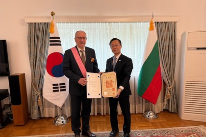 Ambassador Petko Draganov Awarded the Highest Honour by the President of the Re-public of Korea