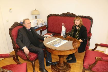 Среща на посланик Ива Крулева с председателя на Хърватската академия на науките и изкуствата академик Велимир Нейдхарт