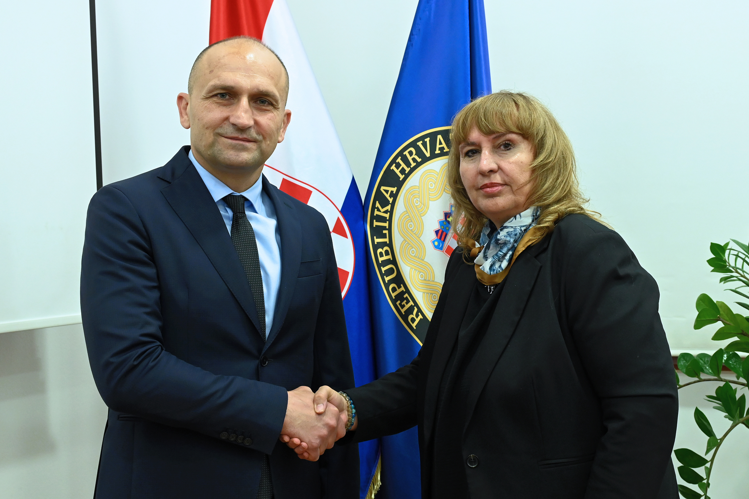 Среща на посланик Ива Крулева с вицепремиера и министър на отбраната на Хърватия Иван Анушич