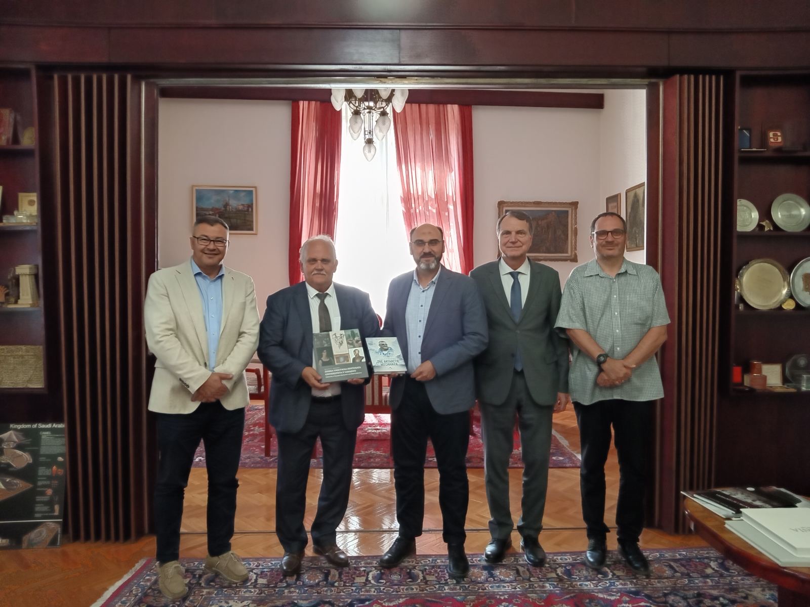 Посланикът на Република България в Босна и Херцеговина Валери Йотов проведе среща с проф. Тарик Заимович, ректор на Университета в Сараево