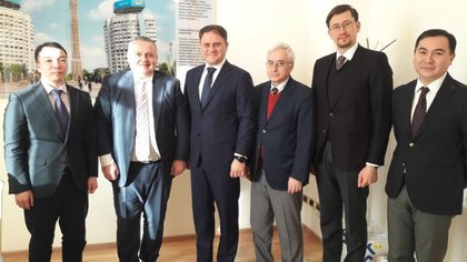 Среща на посланик Петков със заместник-министъра на външните работи на Казахстан Роман Василенко